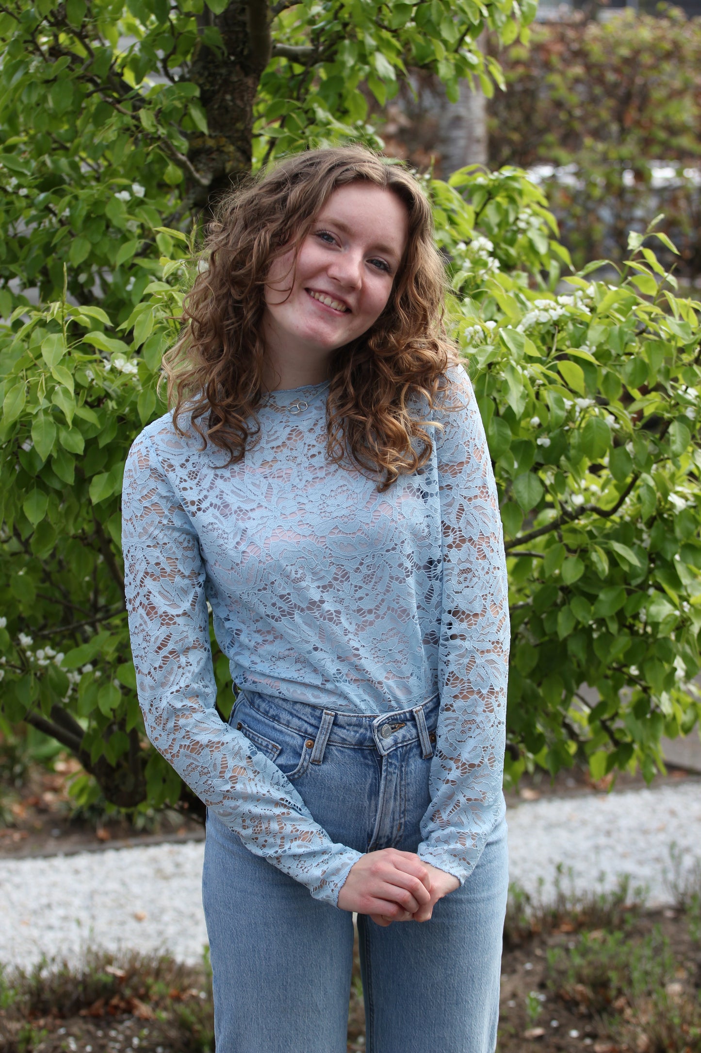 Kanten mesh top met lange mouwen en ronde hals Tess | Lichtblauw - Iristra