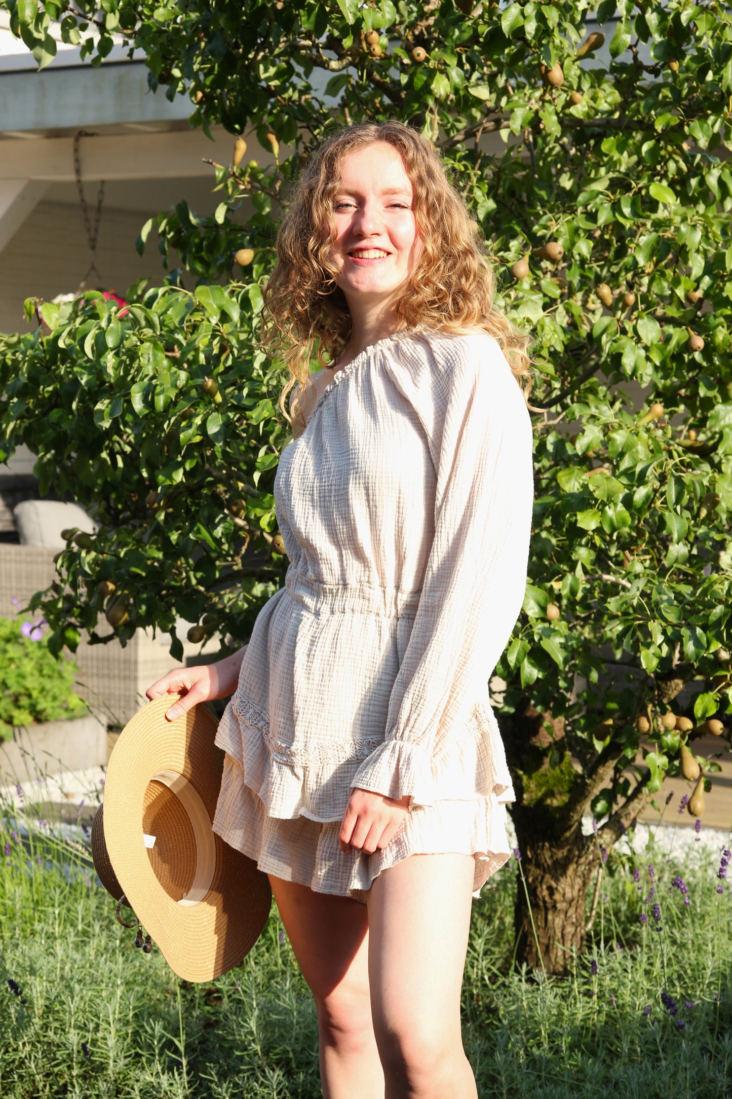 Korte playsuit met één mouw Yasmijn | Beige - Iristra
